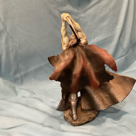 Frank Frazetta Tribute Death Dealer II Statue Figurine - Picture 4 of 4